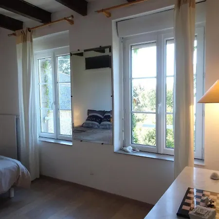 Casa de Férias Superb Norman With Swimming Pool In The Bay Of Mont St Michel Dragey