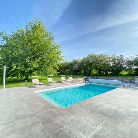 Superb Norman With Swimming Pool In The Bay Of Mont St Michel Casa de Férias Dragey