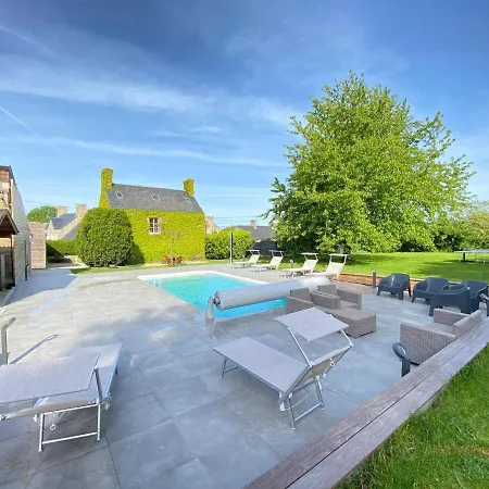 Superb Norman With Swimming Pool In The Bay Of Mont St Michel Dragey